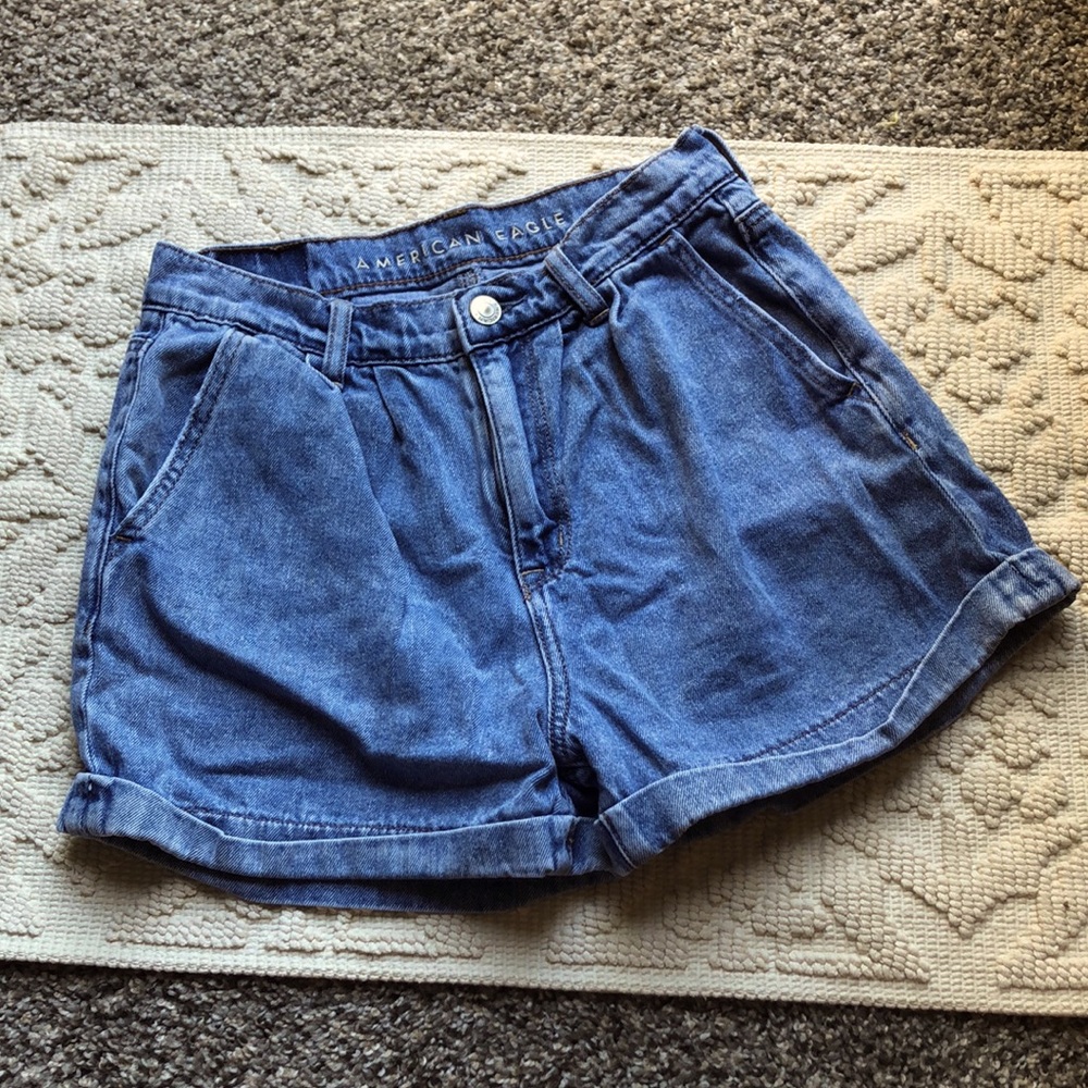 AE mom shorts